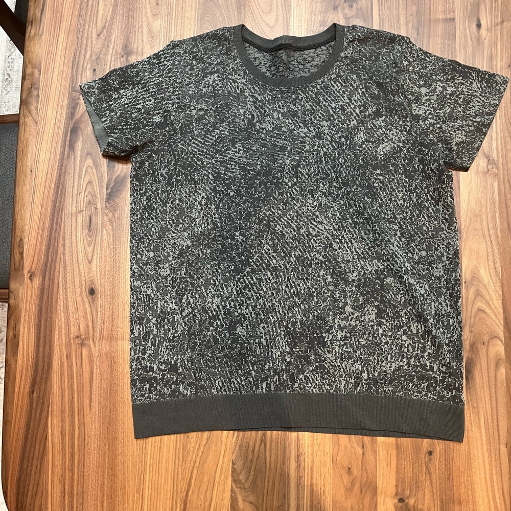 Lululemon Swiftly Breathe Relaxed-Fit